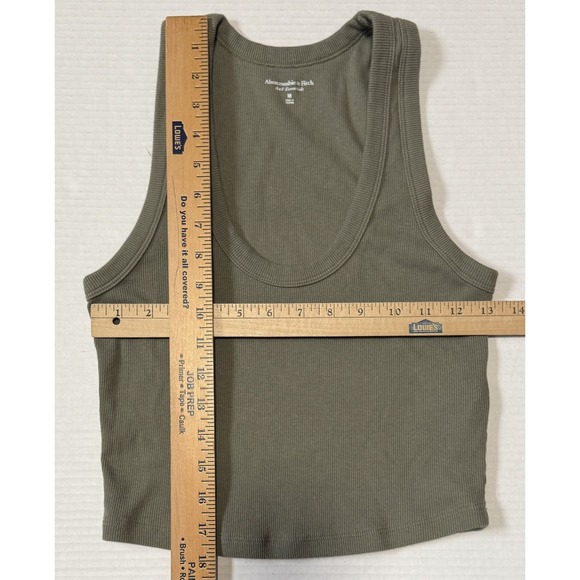 5 ABERCROMBIE & FITCH A&F - 1 Soft Rib & 4 Essentials Scoop Tank Shirts - Medium - Picture 14 of 16